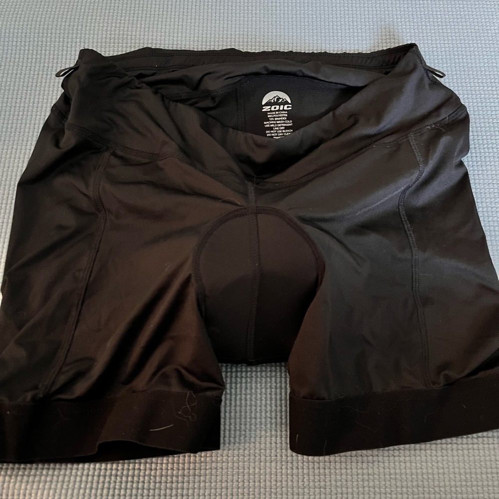 LIKE NEW Zoic XL women’s bike shorts / bike liner